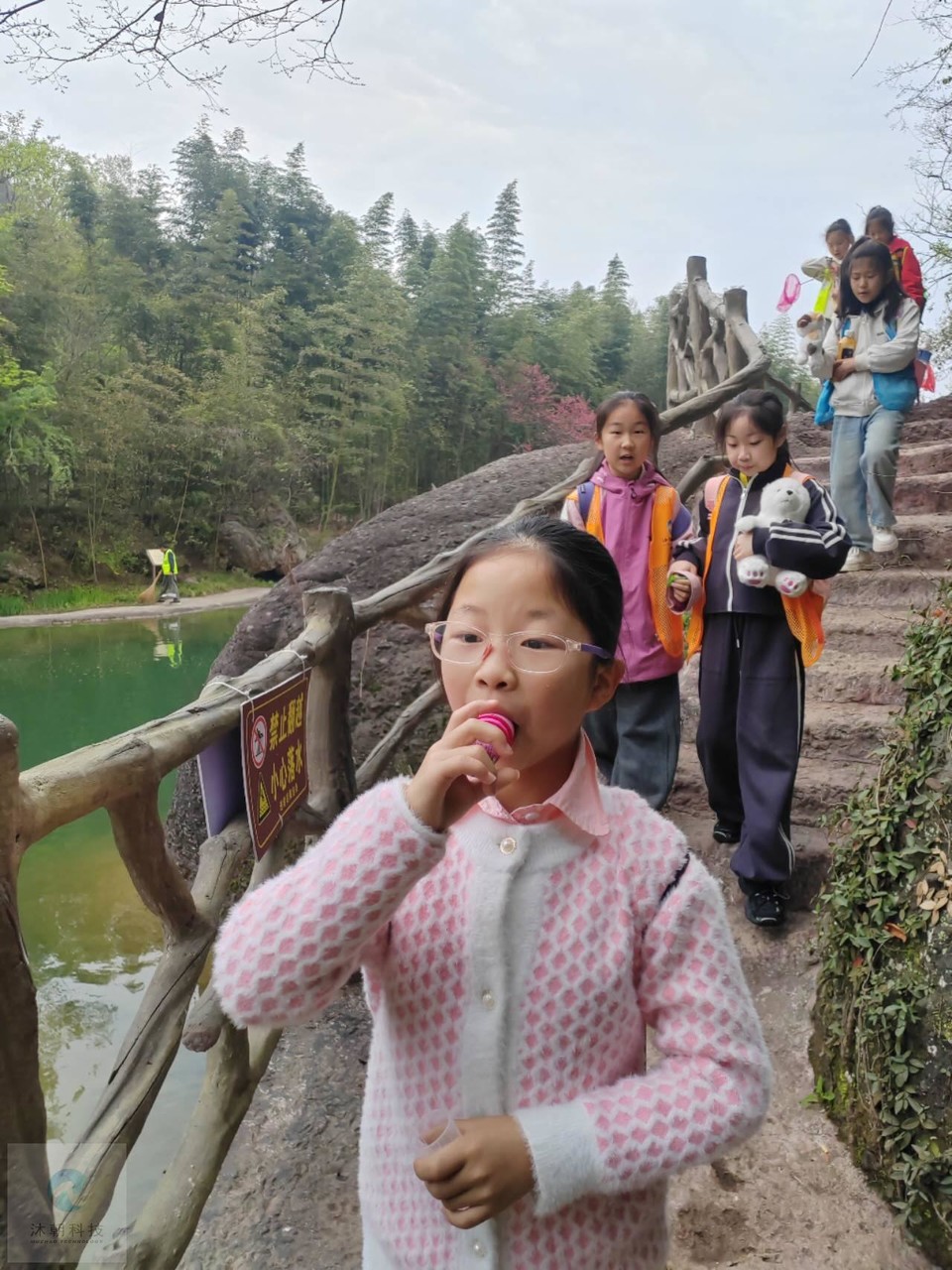 vomCWUA8dTVWkq7v-wQDaUxHygdCol2VhRiLy-4cuSbkdc7ff_dRuVdSHupZNCLi