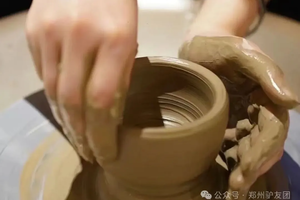 【亲子户外】1月10日（周六）神垕古镇｜玩泥巴、走古街、在凤翅山草原奔跑；带一件“举世无双”的瓷器回家