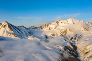 岗什卡主峰5254.5米攀登