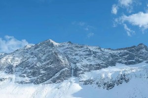 依央嘉波5221米攀登