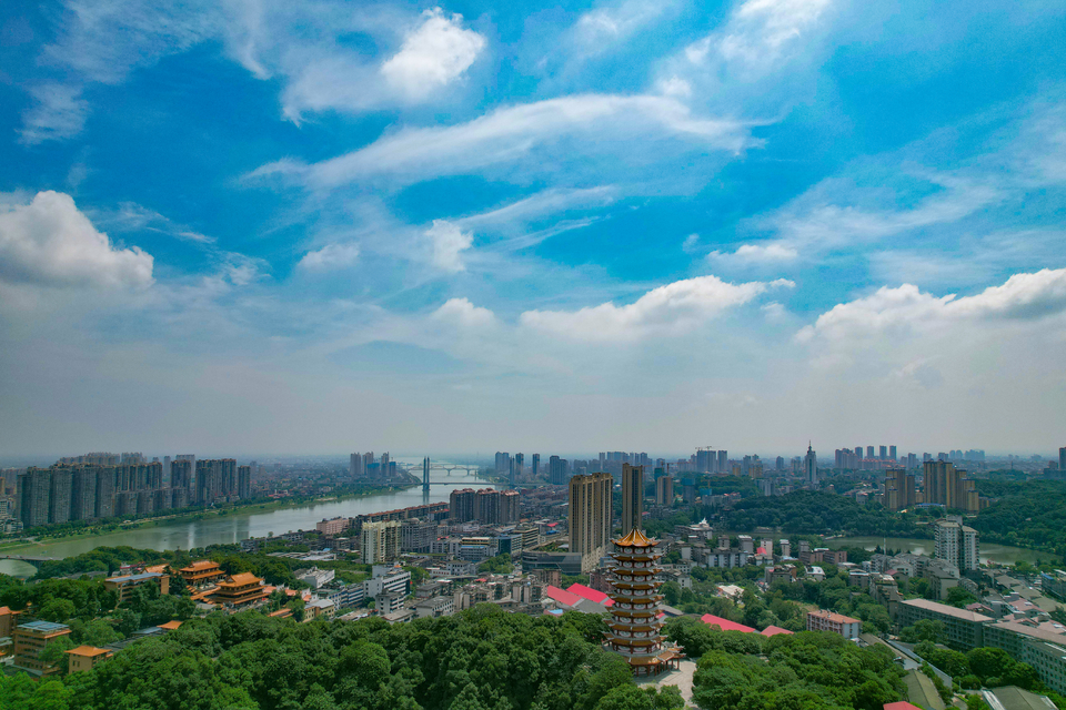 中心城区全景（李建斌 摄）