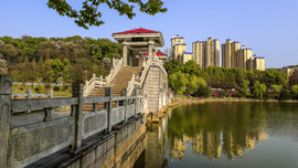 秀峰公园（周凯军 摄）