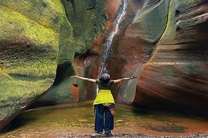 铜川小雨岔丨二星新手必玩路线丨小众秘境徒步丨独特丹霞地貌