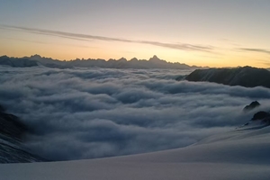 【恩缪峰3日】| 入门级雪山攀登，提供登山杖+冰爪+头灯+雪套，无法重来的一生，我们尽量要活得自由