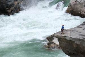 【虎跳峡2日】| 全球徒步经典路线虎跳峡高路徒步，2-10人小团——虎跳峡高路徒步，入门级首选，世界十大经典徒步路线之一
