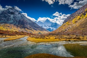 【色达稻城8日】2-8人小团含门票——稻城亚丁.色达.彩虹公路.鱼子西.四姑娘山双桥沟.雅拉雪山观景台.墨石公园