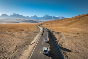 【喜马拉雅边境8日】| 精品户外摄影小团——9座8000米雪峰，冷布岗日、吉楚椎柯、曲登尼玛徒步，吉隆沟、仲巴沙漠越野