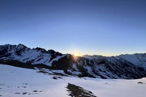 【江格尕波3日】| 人生第一座5000米技术型雪山——江格尕波大峰/二峰攀登，提供攀登技术装备|营地餐|登顶奖牌
