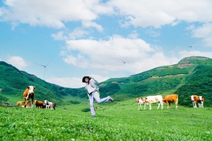 【贵州屋脊7日】 | 乌蒙山脊+乌蒙东坡+韭菜坪+阿西里西秘境+百草坪轻装徒步，提供装备+高标酒店无自然单房差