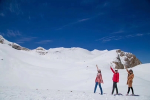 【麻溜玩去4日】| 2-8人亚星奔驰保姆车精品团——赠送达古冰川旅拍，满足你对冰雪世界的所有幻想，九寨+达古冰川+毕棚沟