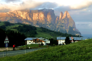 【多洛米蒂8日】| 徒步意大利多洛米蒂，探索上帝伊甸园，开启一场徒步的海天盛宴，行走在上帝的伊甸园