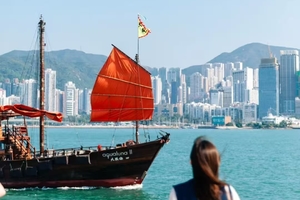 2025年10月25日-26日，港珠澳2日游，699元含3餐！车游港珠澳大桥+澳门打卡+维港晚风，星光大道体验魔幻都市双