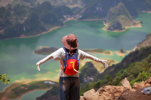 12月31日出发，【徒步广西】徒步打卡剑龙山-浩坤湖-天坑地心穿越-赏德天跨国瀑布-船游明仕田园4/5天