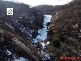 彩石天冰2月8周日：莱芜最美最大百米冰瀑-天瀑、彩石溪冰瀑群、冰冰台、冰凌坝、巨石阵、赏冰瀑、爬冰冰、一日