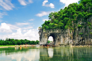 初二出发【行摄桂林阳朔4天】象鼻山-漓江竹筏游-遇龙河-聚龙潭溶洞-黄姚古镇-梧州骑楼城