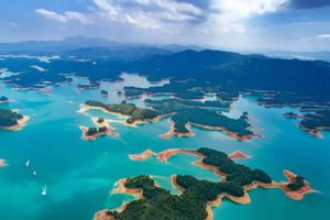 【春节假期，畅游河源2天】河源巴伐利亚+泡五星温泉+万绿湖镜花缘+天空之境+女儿国演出+赏喷泉吃美食，入住四星酒店~