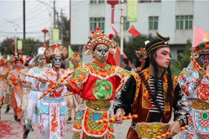 春节特惠398元【海韵非遗巡】邂逅汕尾非遗大巡游、入住海景房、行摄网红古堡、双月湾、海龟湾、出海捕鱼、打卡金色松山湖