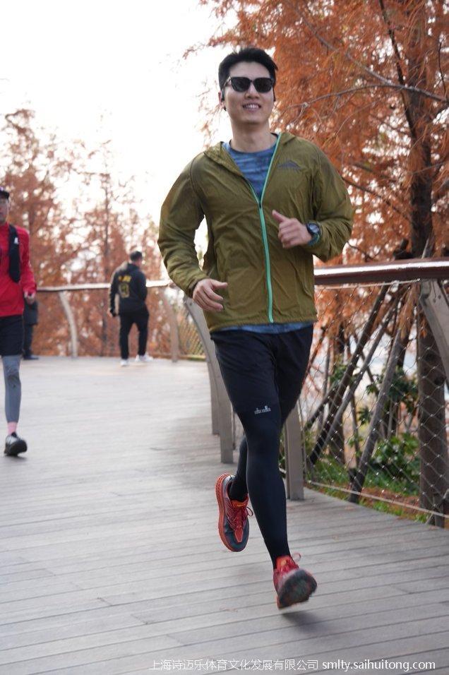 8dfbff28bm8002de4cc26e2c6b5d051f