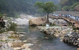 4.25（周六）免泰山门票徒步彩石溪|济南周边最美的景色。赴一场山水花事，赢泰山年卡【拓路者赞助】最后一周的优惠政策。