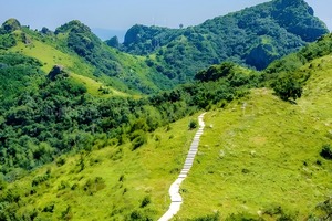 【17户外】7月19日徒步乌兰木图山野，登顶阜新第一高峰，把山林清风与漫山风光尽收眼底