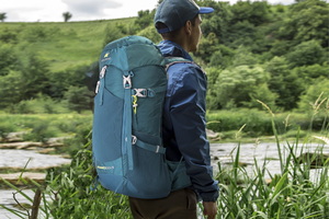 NEVO RHINO登山包35L专业户外登山徒步悬浮透气