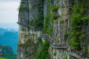 25.8.23-28 解锁清江: 感受恩施土家族自治州的鬼斧神工