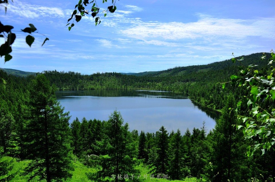 驼峰岭天池 (12).jpg