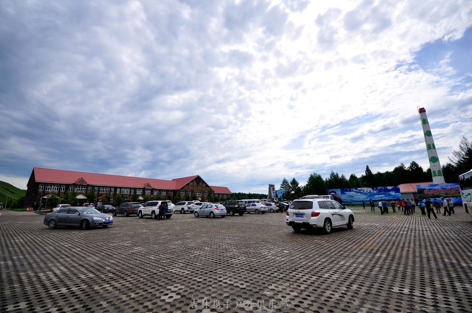 驼峰岭天池 (22).jpg