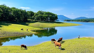 2026年8月15日松花湖凤舞池游湖摄影野餐登山溜蘑菇