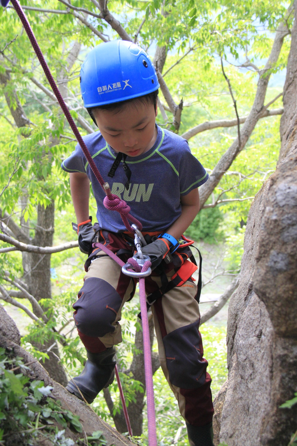 oaLdRn-_qfEtWpBYPGbx3pI7-fCFsMHAeH-AIW6AdKppR7fcIvr2g57uid-0tnCy