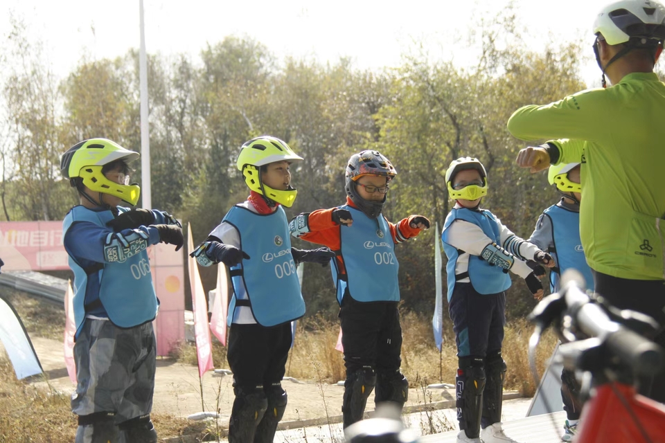 0AaCC3-wFstmSyVhzQjmRYwIWfcipUNpU-geHm5hjhrSJhbRe5MgU5kwtxLyJTWq