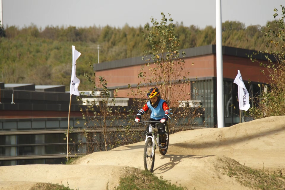 3M-oDy1pvbQ0Sbjs-TAyoVgXuJGzW-FKr6kxIna3TwEKjwYYVEiItsHV3dbqySbM