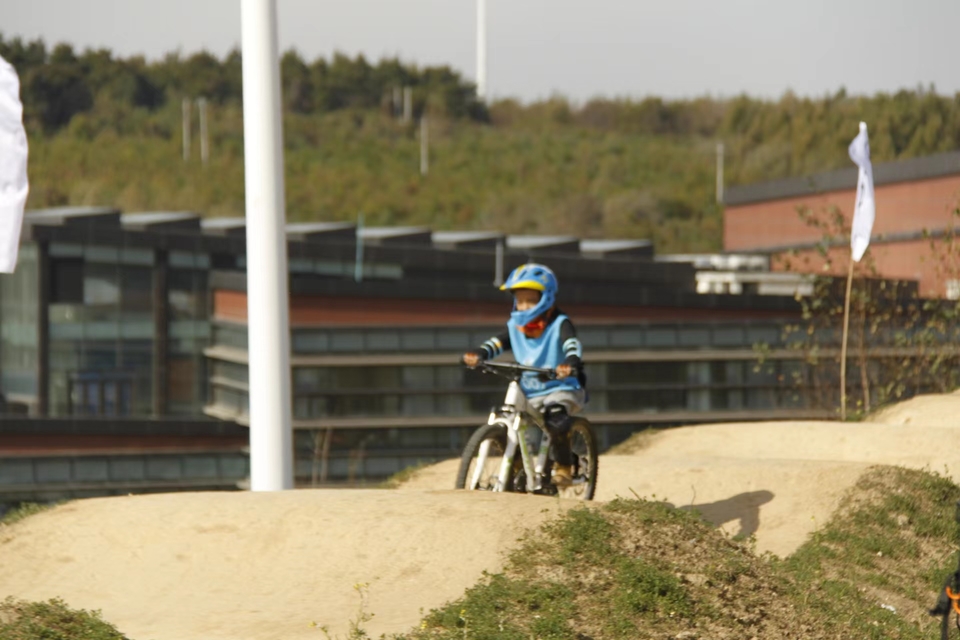 3M-oDy1pvbQ0Sbjs-TAyoedG9UHoDJAoJ5544rRfPHxGEzGkPRhW1CPF8QsoCGfZ