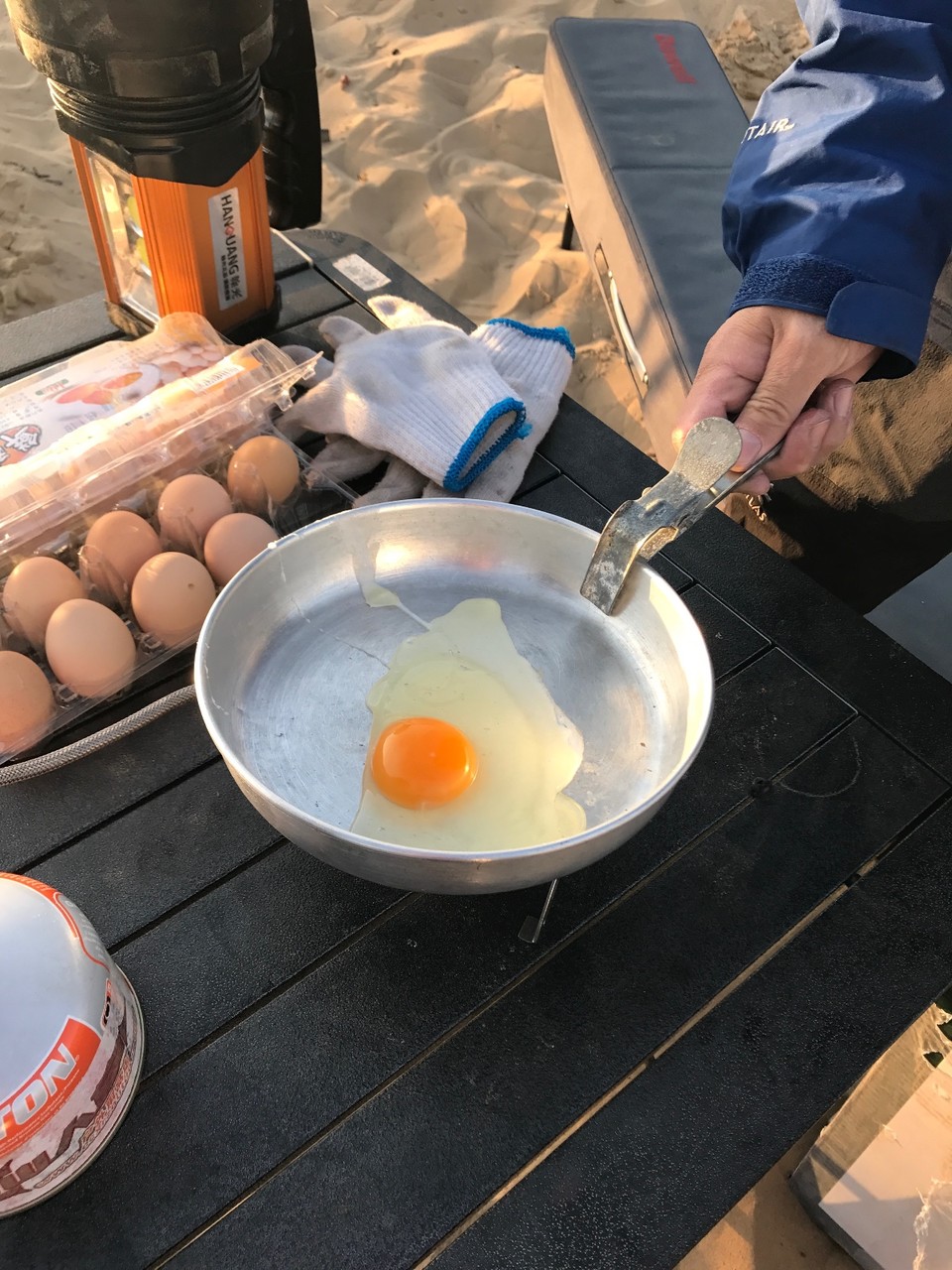 E77AC289-CE33-4DF8-AC7A-DCFE921F91D0