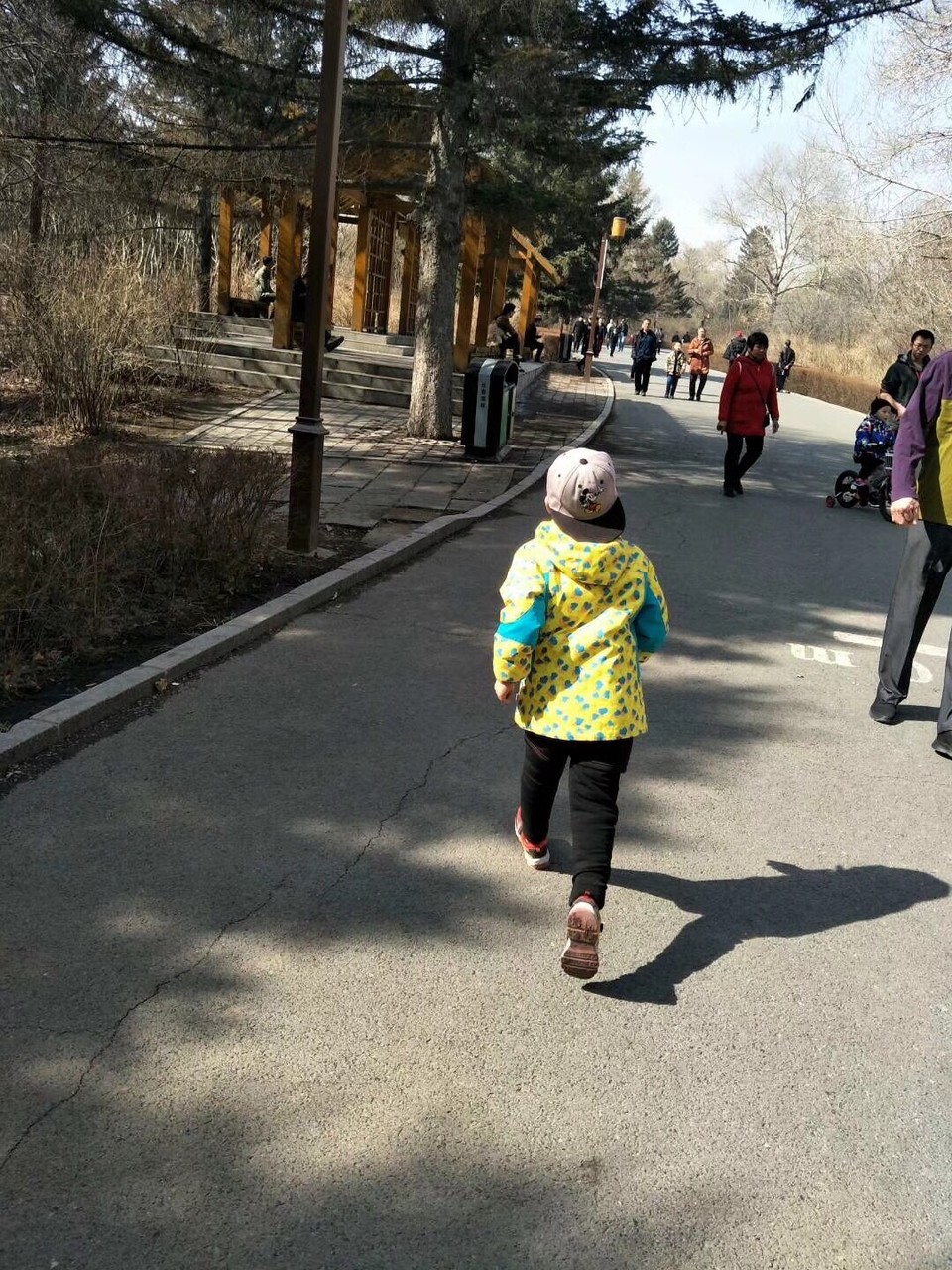 B39F7B9C-A45B-42A8-A600-807F2C952EDC