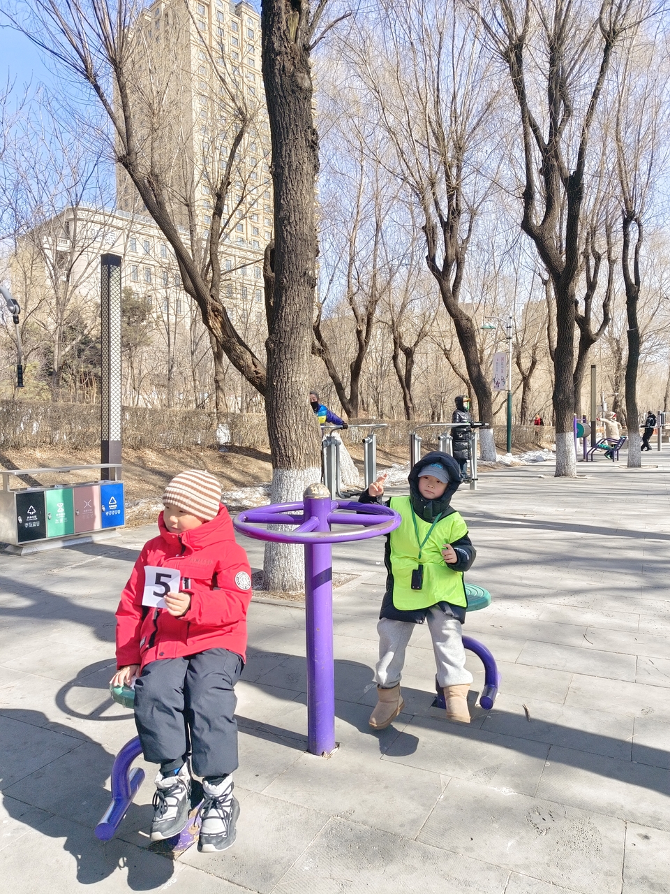 qHmiexYySQAIb3-TwyeBc02-R4E3KuY_2QovipdXzja4kEZQSzx8825SeBQlO5XO