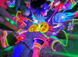 【童·活动】2026年4月25日游小童亲子荧光夜跑报名啦！