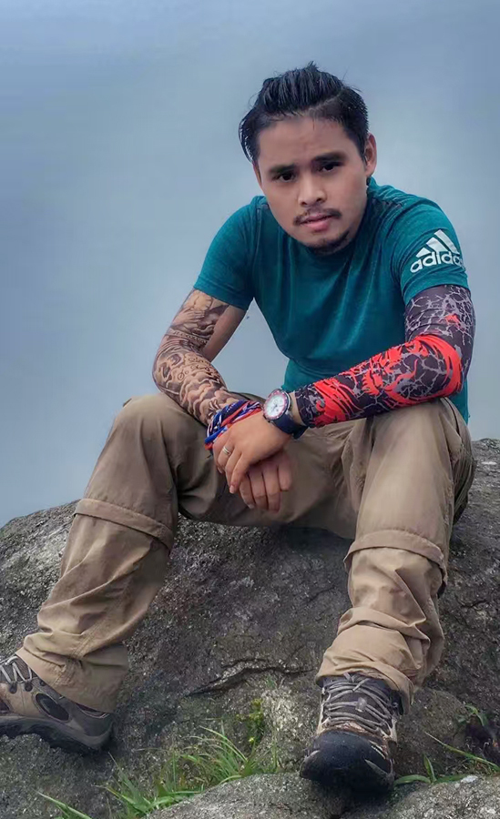 你想听络腮麻胡子萌大叔讲述催人泪下的旅行故事吗?