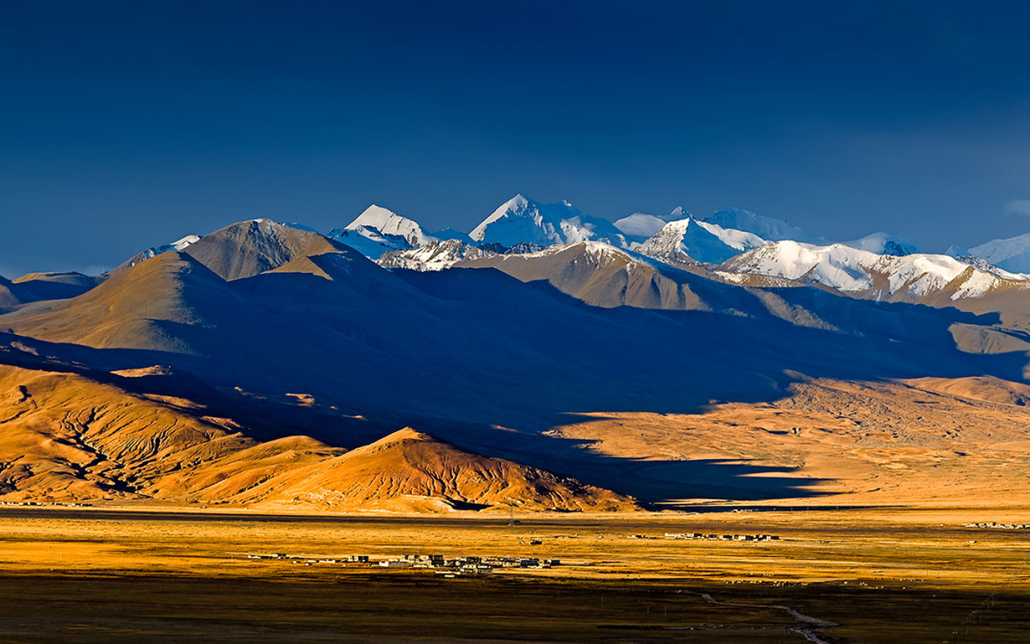 海拔情况:3860-4200米 特色介绍:尼木风光,念青唐古拉山,纳木措 行驶