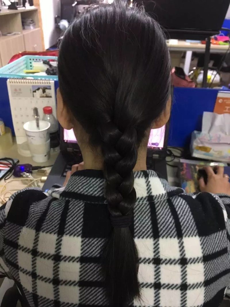 发型九:单麻花辫