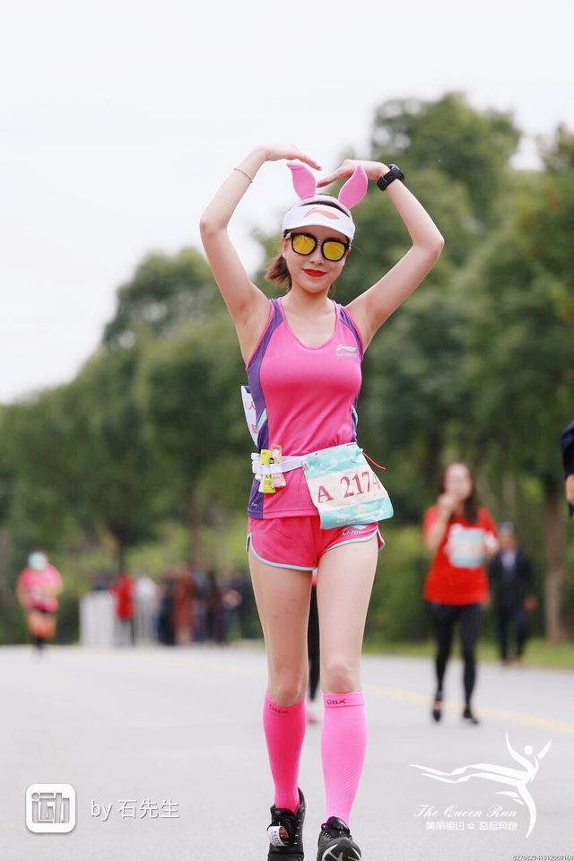 女神霸气侧漏去你的貌美如花我要跑遍天下