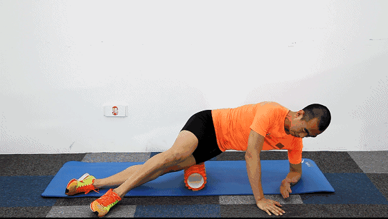 2.泡沫轴放松髂胫束和阔筋膜(训练后15-20次*set)