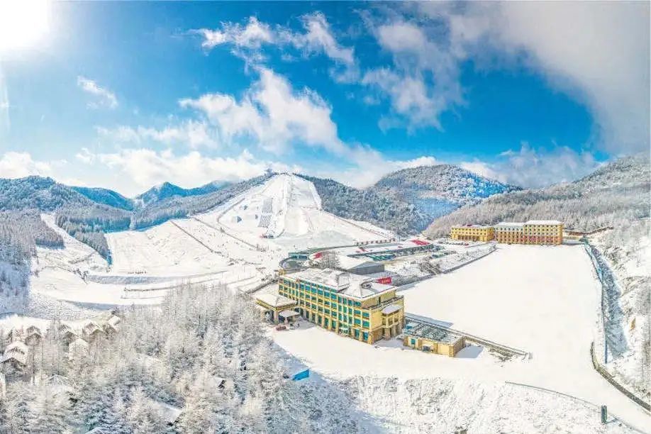 滑雪直通车神农架国际雪场2日游