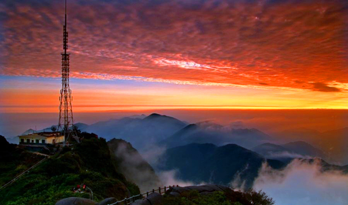 廣西雙動貓兒山2日華南之巔三江之源奇峰雲海紅霞日出