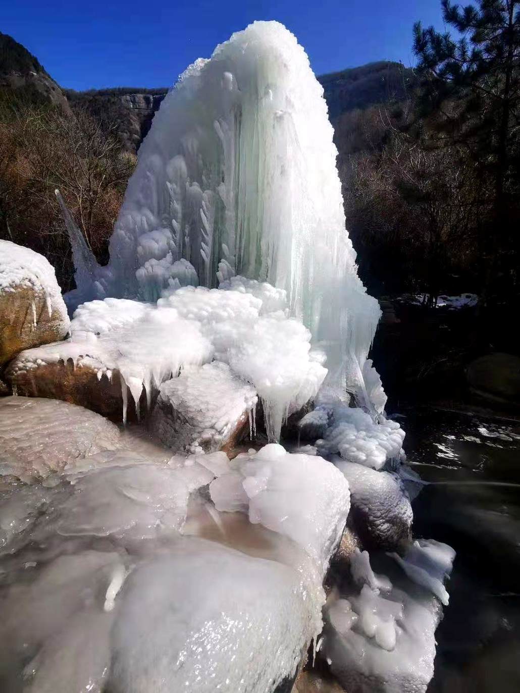 薛家寨溪山冰谷冰瀑图片