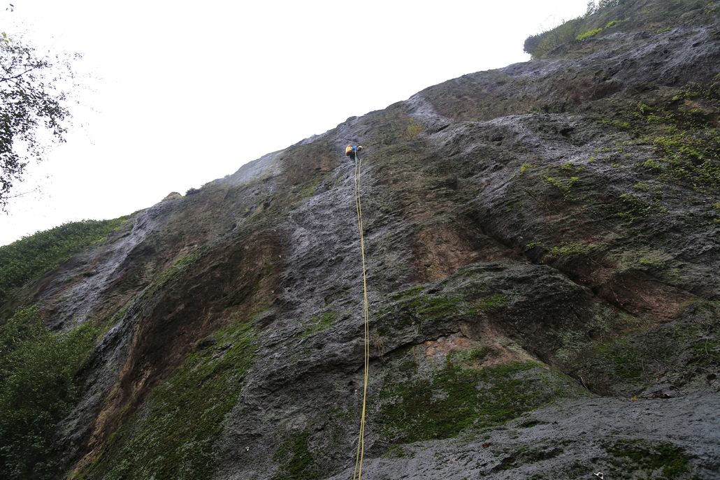 【垂直极限】11.16小雷山自然岩壁攀岩 50米岩降体验(限30人)