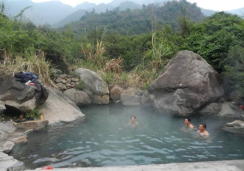 穿越大东山泡野温泉