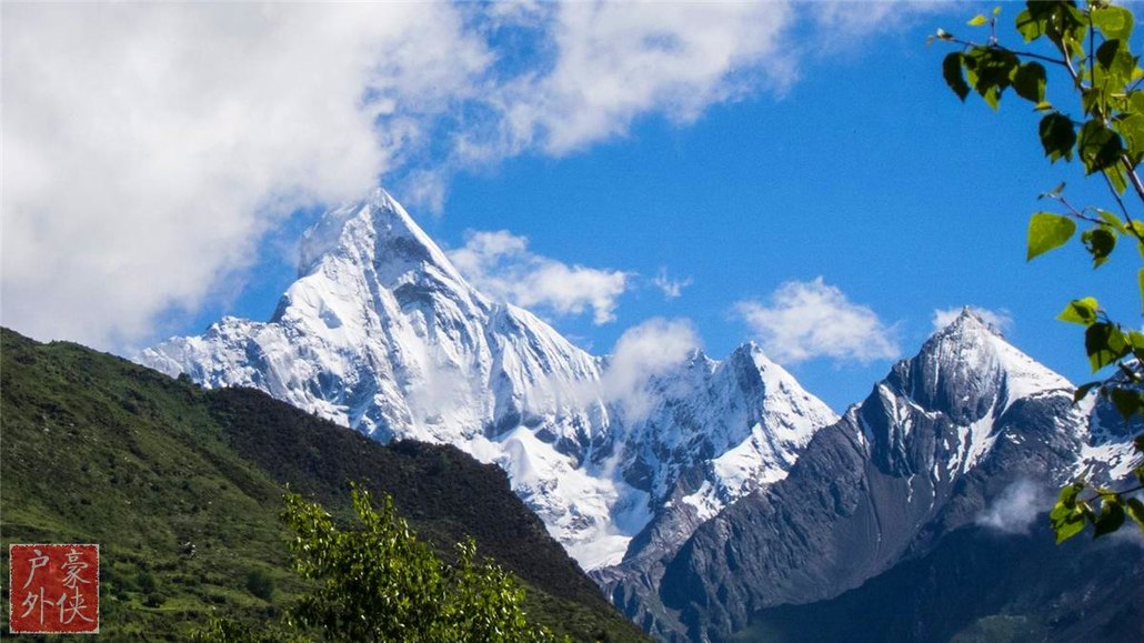 五一b线5月13日挑战人生第一座5000米雪山四姑娘山大峰攀登4月30日晚