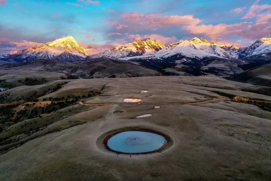 格聂看海子线2020格聂山域海子群极限探索8日高原徒步之旅