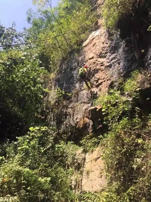 行者无疆桐庐纪龙山探洞速降豹子崖穿越